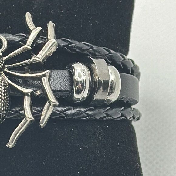 Brand New!! Spider, leather and bead bracelet - Picture 3 of 5